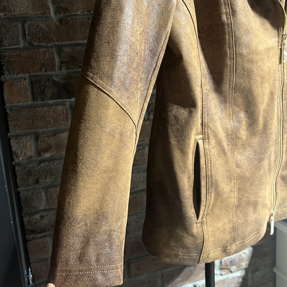 Beautiful fall Jacket - Picture 6 of 14